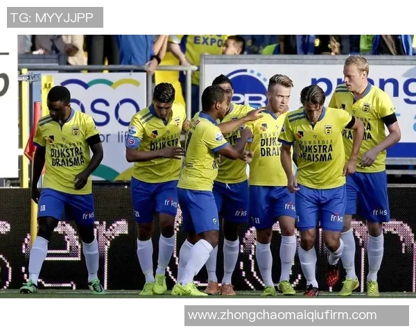 卢指导分析对手中锋外投威胁我们的大个子速度不足小阵容劣势明显 卢指导分析对手中锋外投威胁我们的大个子速度不足小阵容劣势明显