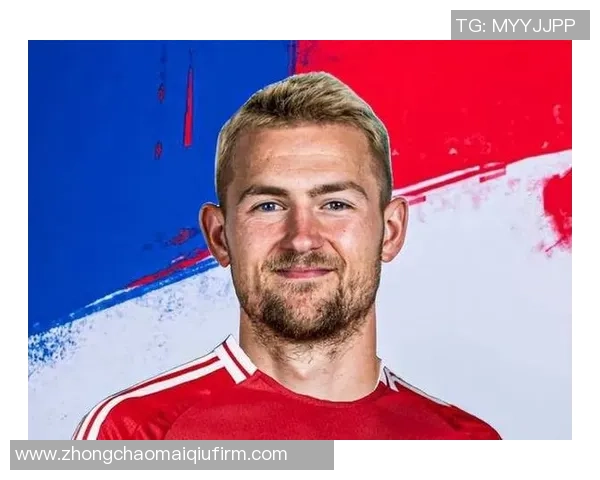 曼联官方盛赞德里赫特本赛季唯一全勤球员展现出色表现